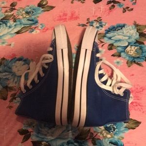 blue converse